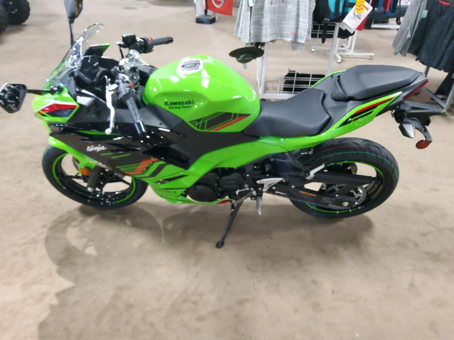 2024 Kawasaki Ninja® 500 Base