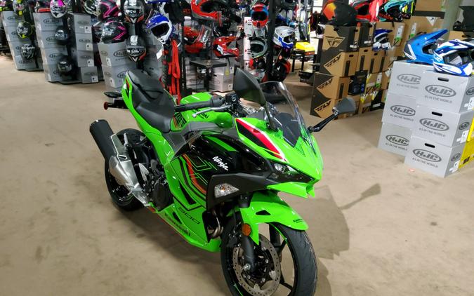 2024 Kawasaki Ninja® 500 Base