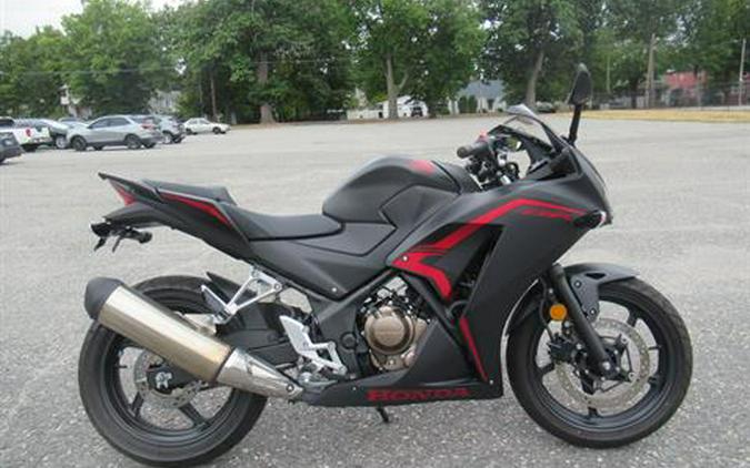 2022 Honda CBR300R