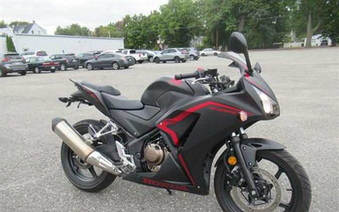 2022 Honda CBR300R