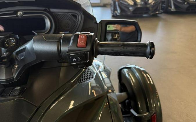 2018 Can-Am® Spyder® RT Limited Dark