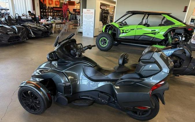 2018 Can-Am® Spyder® RT Limited Dark