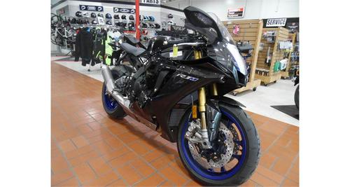 2020 Yamaha R1 + R1M | In-depth Review by 44Teeth