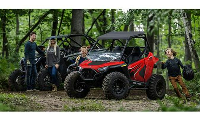 2025 Polaris RZR 200 EFI