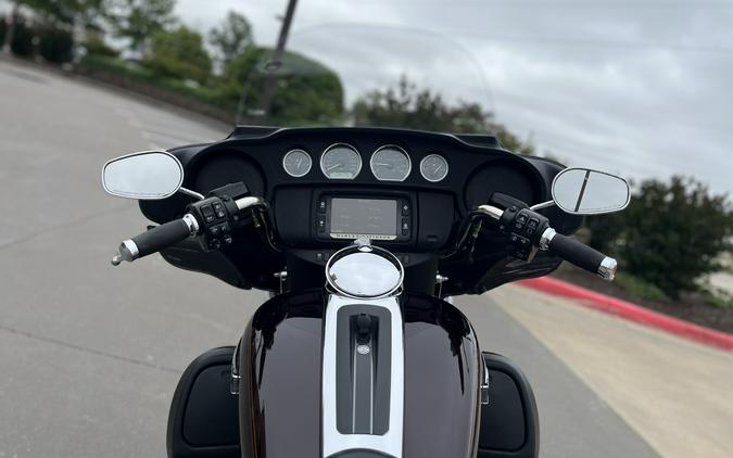 2014 Harley-Davidson® FLHTCU Electra Glide® Ultra Classic® BLACKND CAYENNE 615198