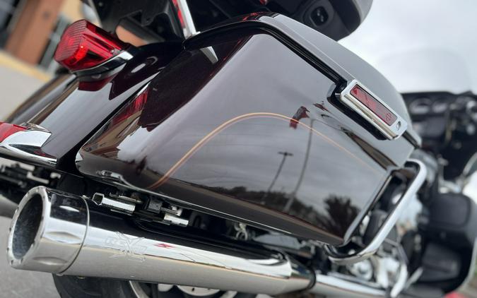 2014 Harley-Davidson® FLHTCU Electra Glide® Ultra Classic® BLACKND CAYENNE 615198