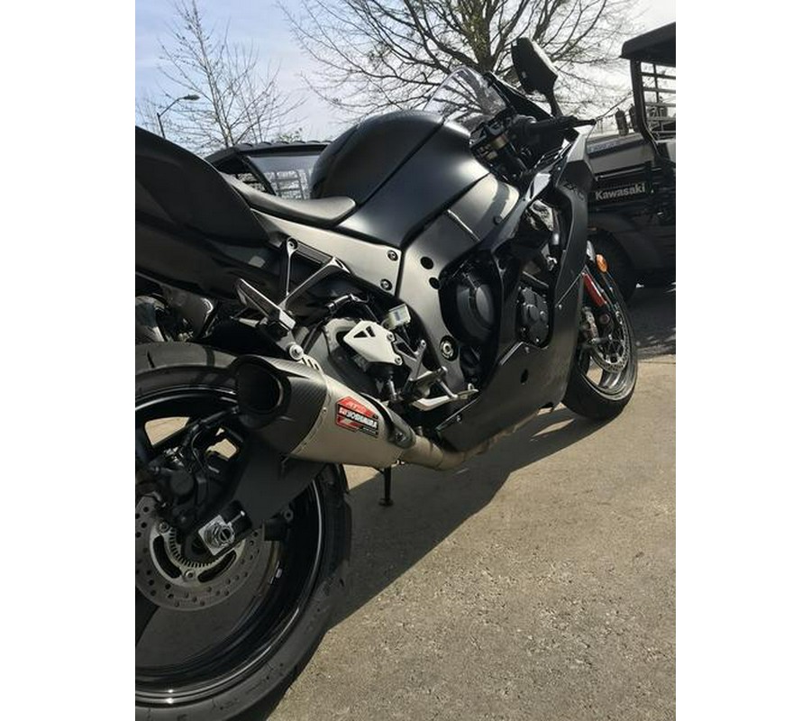 2025 Kawasaki ZX1002LSFAN