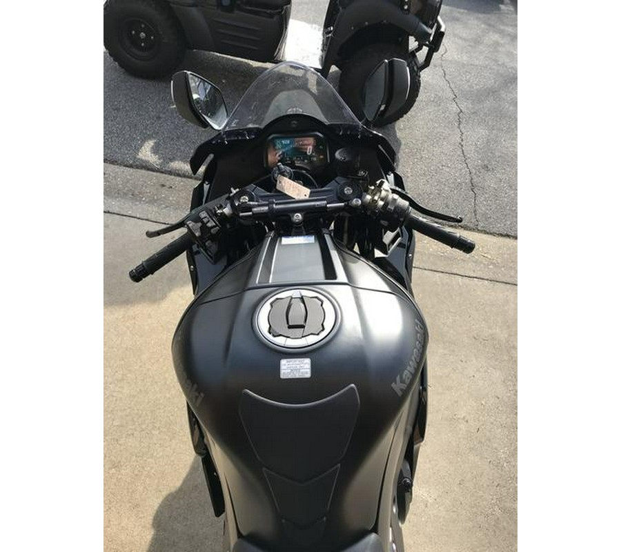 2025 Kawasaki ZX1002LSFAN