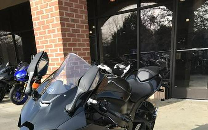 2025 Kawasaki ZX1002LSFAN