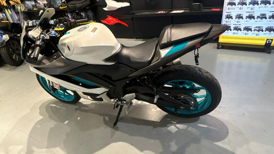 2024 Yamaha YZF R3 ABS