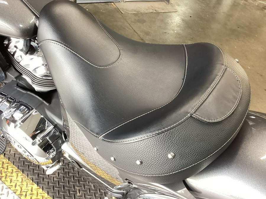 2018 Indian Motorcycle® Chief® ABS Steel Gray