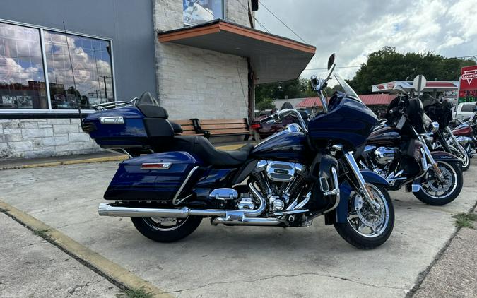 2015 Harley-Davidson CVO Road Glide Ultra Abyss Blue/Sapphire wi