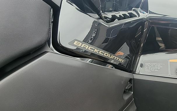 2026 Can-Am Outlander MAX 6x6 Backcountry 1000R