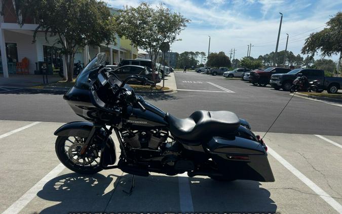 2018 Harley-Davidson® Road Glide® Special