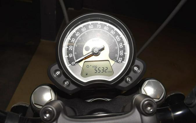 2019 Triumph 85574
