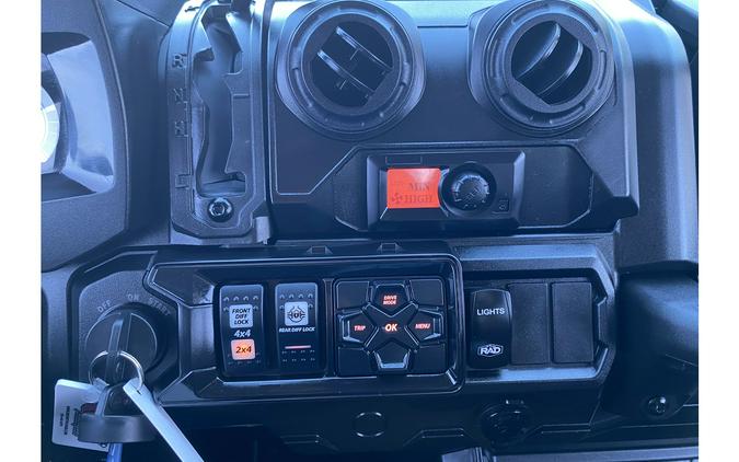 2025 DEFENDER MAX LIMITED HD10 - Can-Am