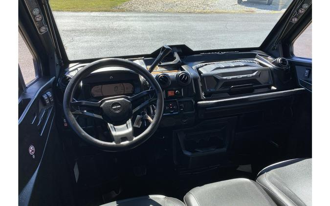 2025 DEFENDER MAX LIMITED HD10 - Can-Am