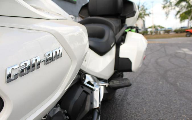 2017 Can-Am Spyder F3 Limited 6-Speed Semi-Automatic (SE6)