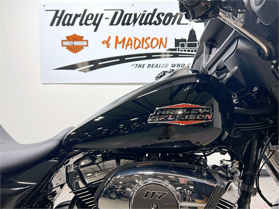 2024 Harley-Davidson Street Glide FLHX VIVID BLACK CHROME TRIM