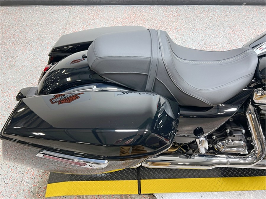 2024 Harley-Davidson Street Glide FLHX VIVID BLACK CHROME TRIM