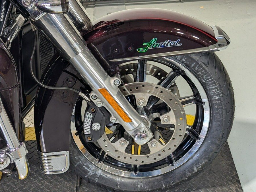 2015 Harley-Davidson® Ultra Limited Two-Tone Mysterious Red Sunglo/Blackened Cayenne Sunglo