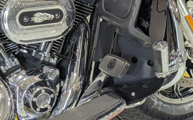 2015 Harley-Davidson® Ultra Limited Two-Tone Mysterious Red Sunglo/Blackened Cayenne Sunglo