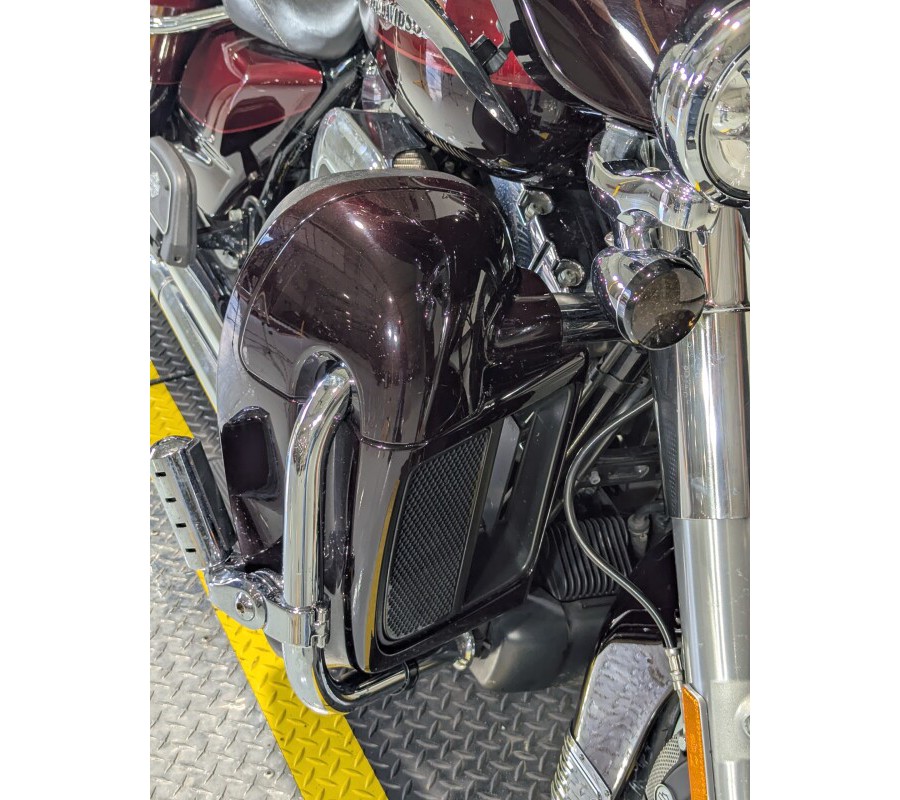 2015 Harley-Davidson® Ultra Limited Two-Tone Mysterious Red Sunglo/Blackened Cayenne Sunglo