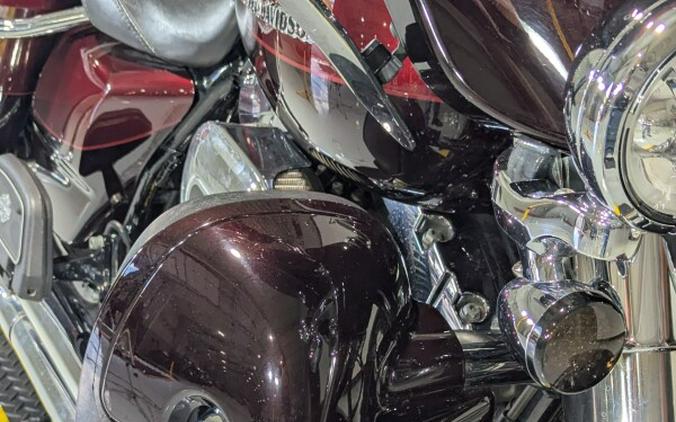 2015 Harley-Davidson® Ultra Limited Two-Tone Mysterious Red Sunglo/Blackened Cayenne Sunglo