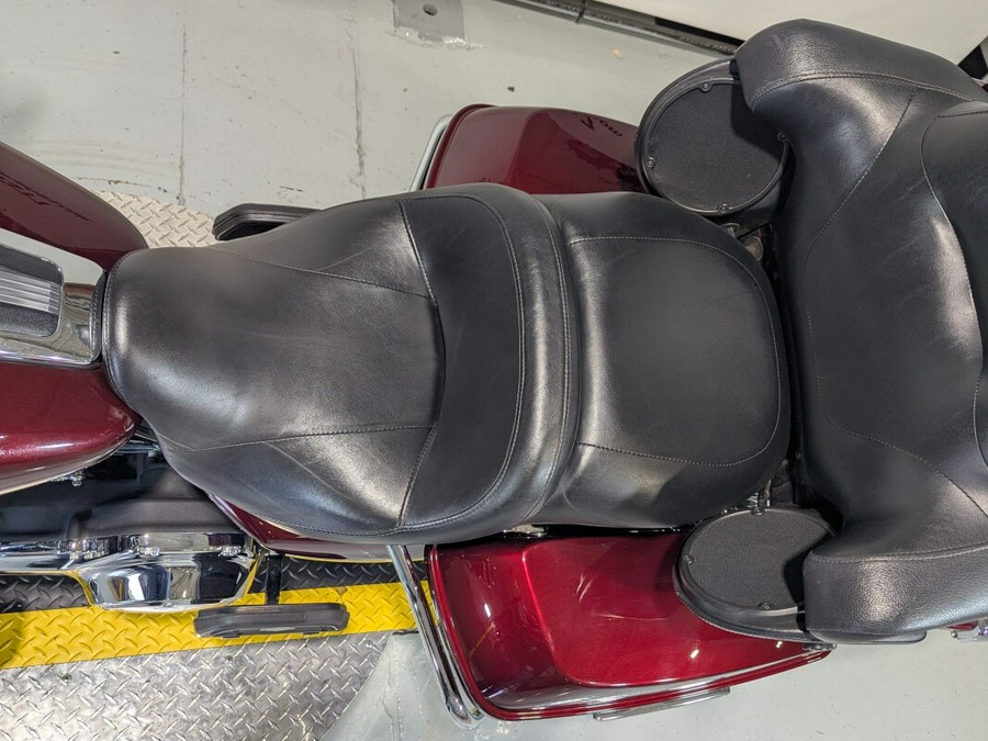 2015 Harley-Davidson® Ultra Limited Two-Tone Mysterious Red Sunglo/Blackened Cayenne Sunglo