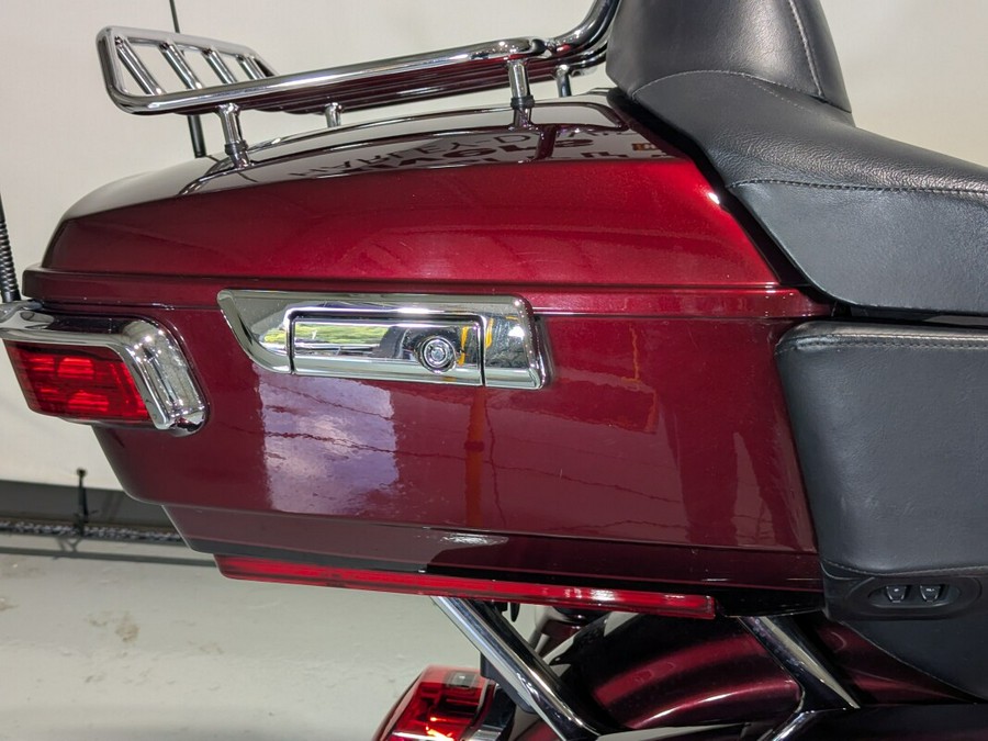 2015 Harley-Davidson® Ultra Limited Two-Tone Mysterious Red Sunglo/Blackened Cayenne Sunglo
