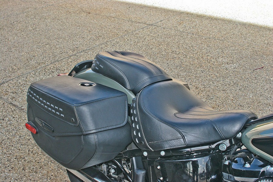 2021 Harley-Davidson Softail FLHCS - Heritage Classic 114