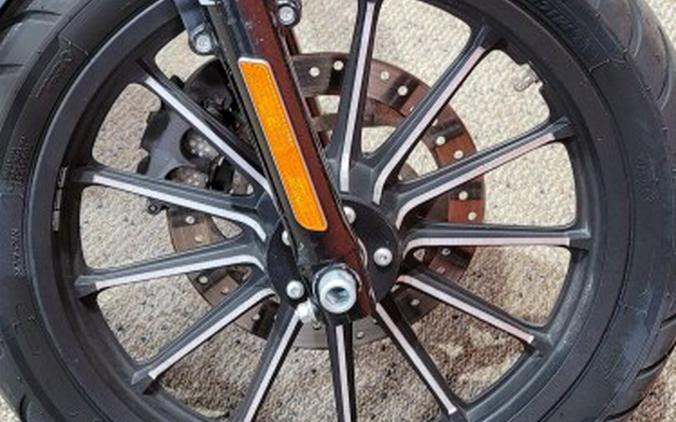 XL 883N 2015 Iron 883™