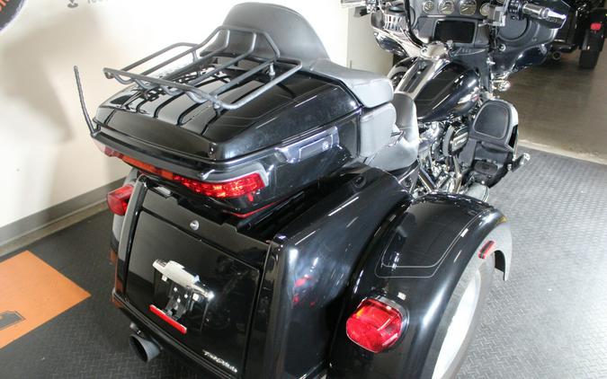 2022 Tri Glide® Ultra FLHTCUTG