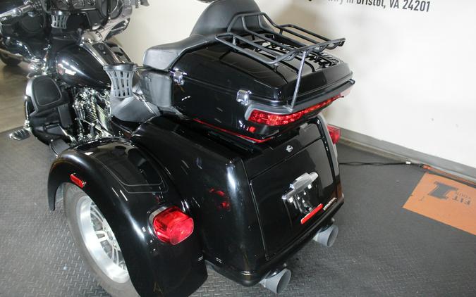 2022 Tri Glide® Ultra FLHTCUTG
