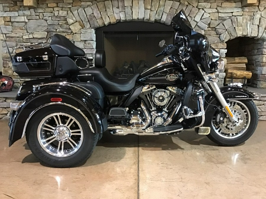 2013 Harley Davidson FLHTCUTG Tri Glide