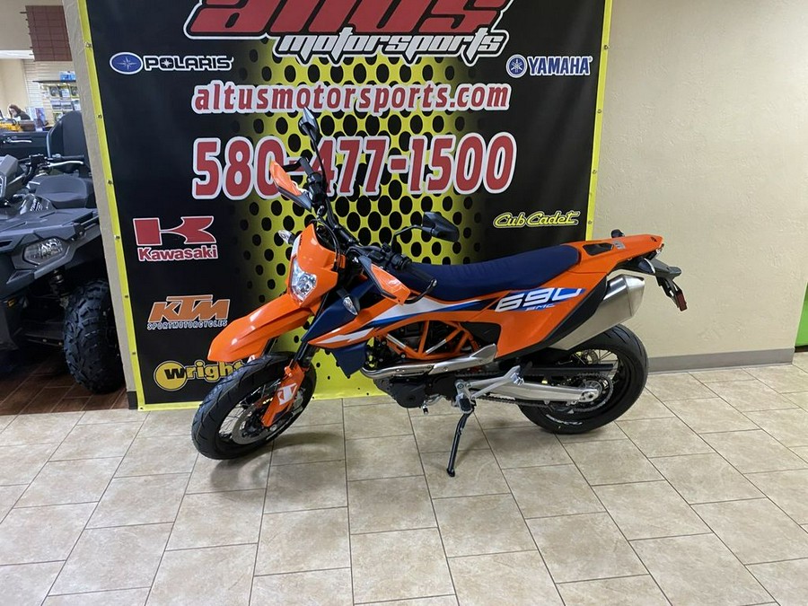 2024 KTM 690 SMC R