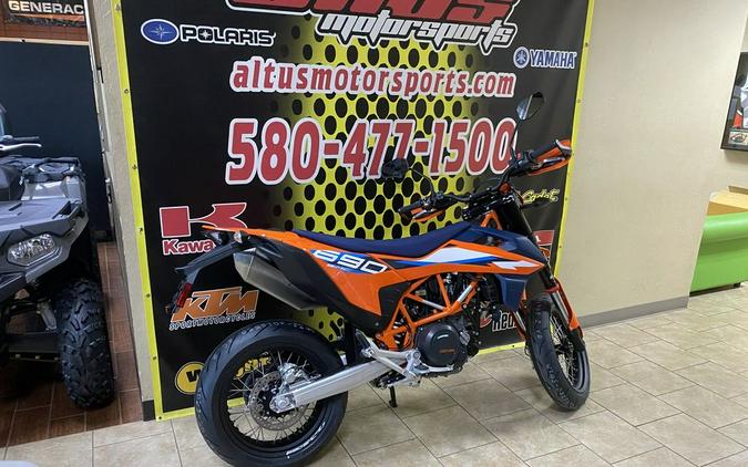 2024 KTM 690 SMC R