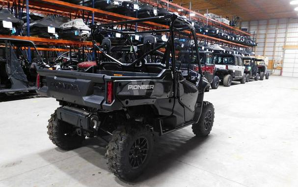 2025 Honda® Pioneer 1000 Deluxe