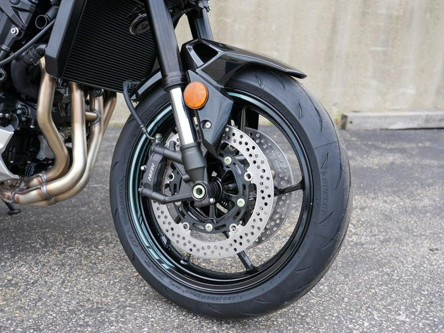 2025 Kawasaki Z900 ABS Galaxy Silver/Metallic Spark Black