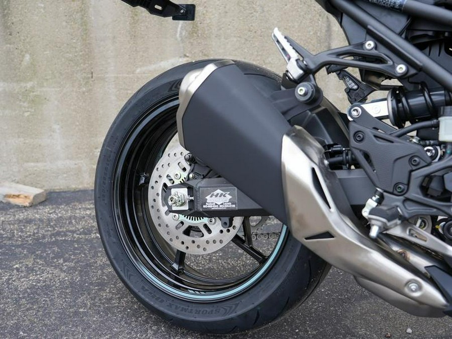 2025 Kawasaki Z900 ABS Galaxy Silver/Metallic Spark Black