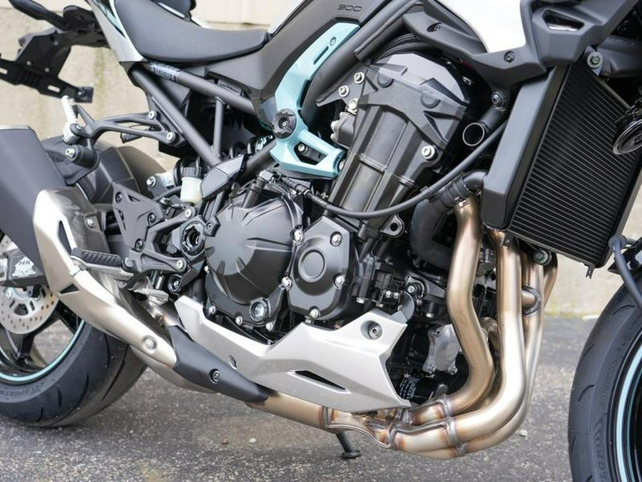 2025 Kawasaki Z900 ABS Galaxy Silver/Metallic Spark Black
