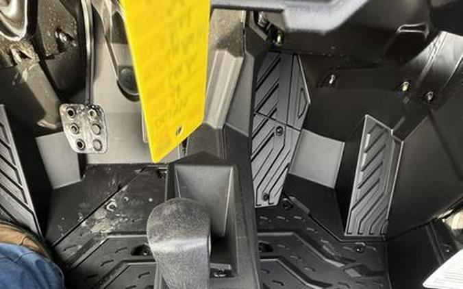 2026 Can-Am® Commander MAX XT 1000R