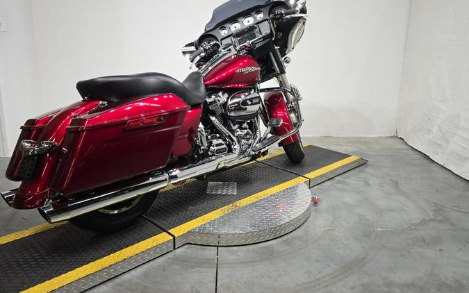 FLHXS 2017 Street Glide® Special