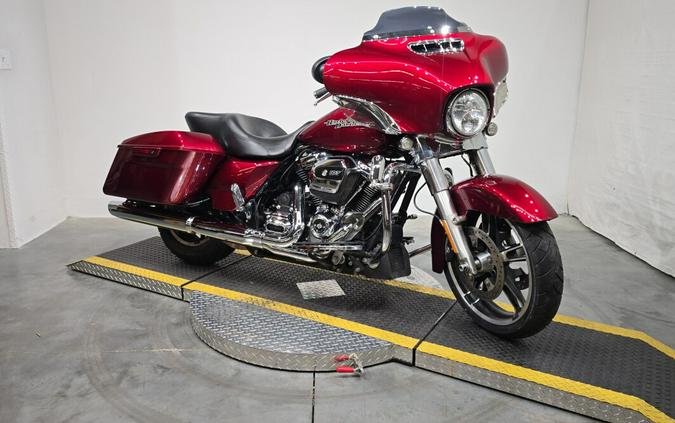 FLHXS 2017 Street Glide® Special