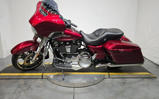 FLHXS 2017 Street Glide® Special