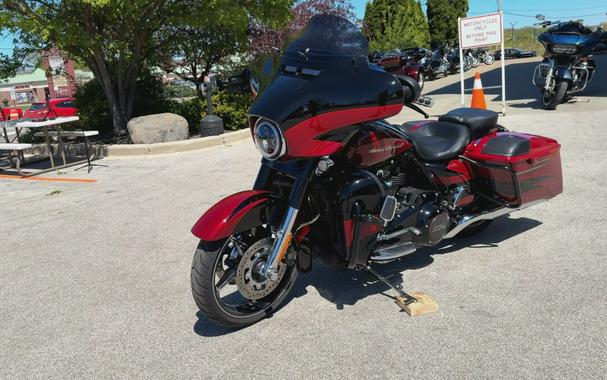 2017 Harley-Davidson® CVO™ Street Glide® Starfire Black/Atomic Red with Contrast Chrome Aggressor Wh