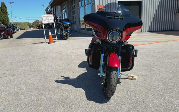 2017 Harley-Davidson® CVO™ Street Glide® Starfire Black/Atomic Red with Contrast Chrome Aggressor Wh