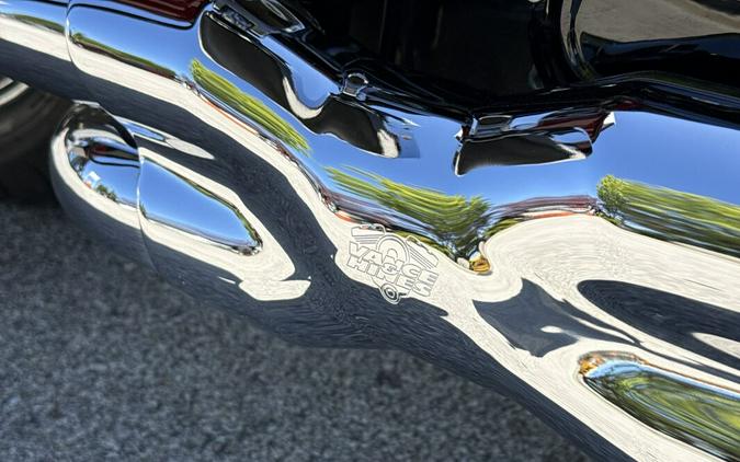 2017 Harley-Davidson® CVO™ Street Glide® Starfire Black/Atomic Red with Contrast Chrome Aggressor Wh
