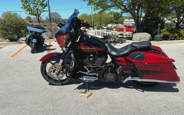 2017 Harley-Davidson® CVO™ Street Glide® Starfire Black/Atomic Red with Contrast Chrome Aggressor Wh