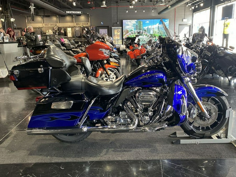 2011 Harley-Davidson FLHTCUSE6 - CVO Ultra Classic Electra Glide